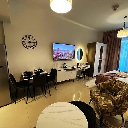 Appartamento Studio Escape In Al Reem Oasis Euphoria Abu Dhabi Esterno foto