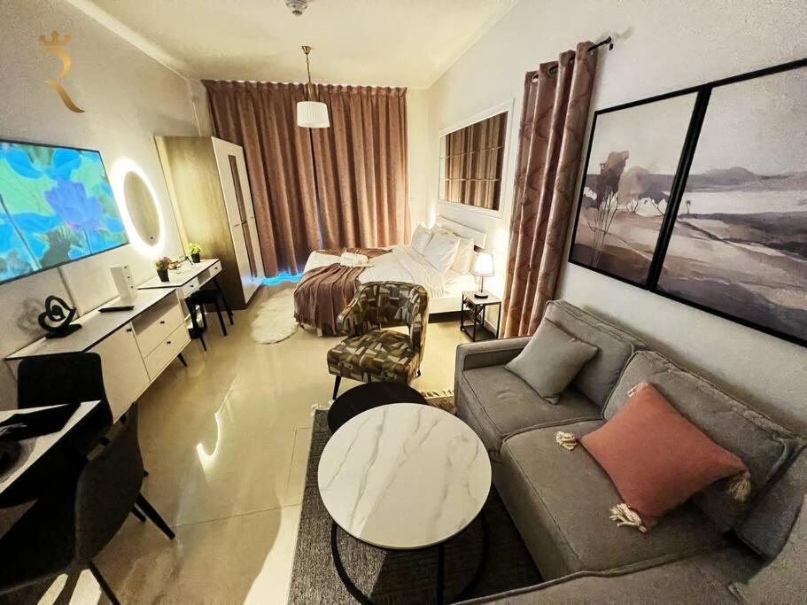 Appartamento Studio Escape In Al Reem Oasis Euphoria Abu Dhabi Esterno foto