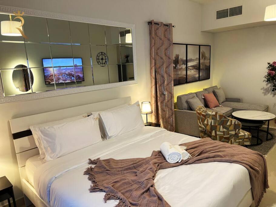 Appartamento Studio Escape In Al Reem Oasis Euphoria Abu Dhabi Esterno foto